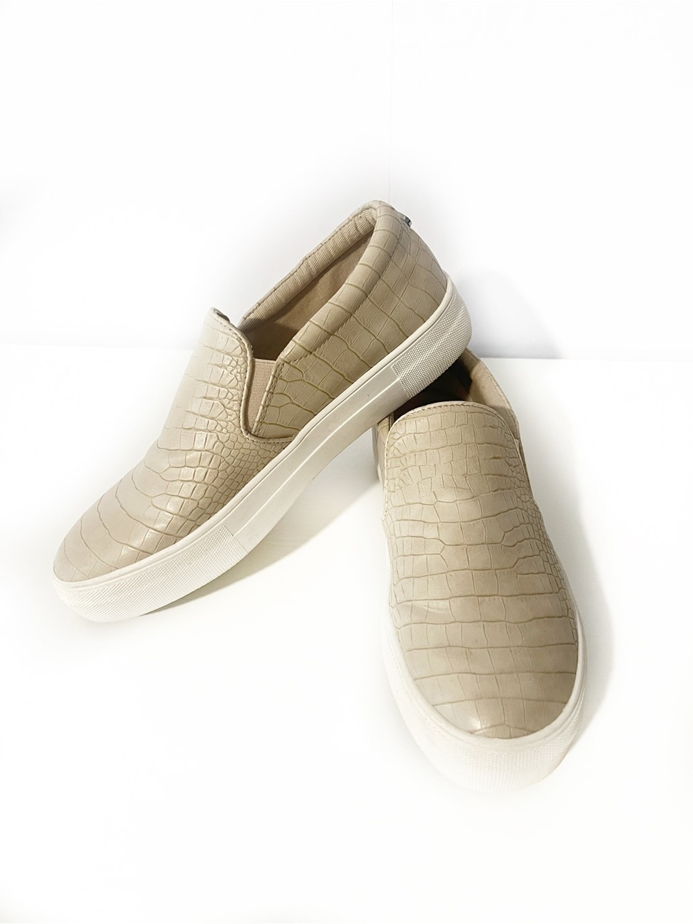 Steve Madden Gills Slip On Sneakers Sz 8